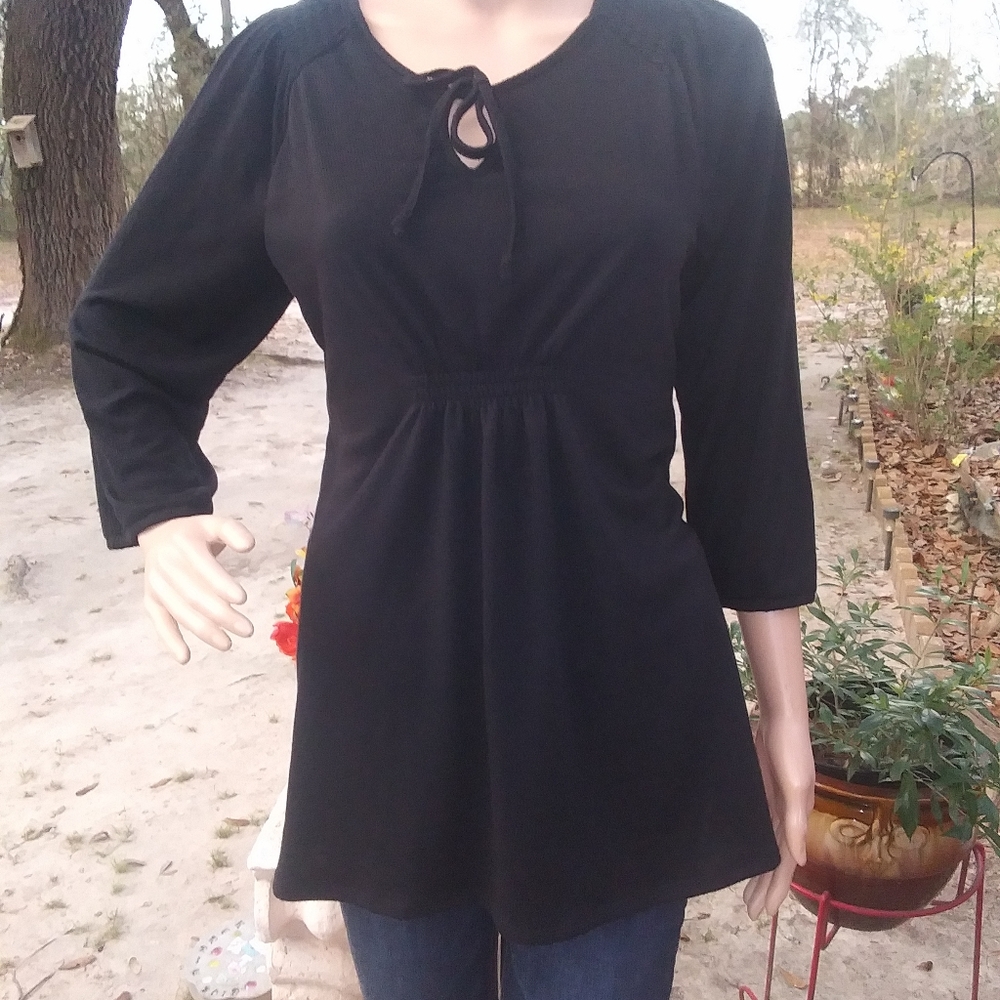 NWOT "A-Glow" black designer maternity top